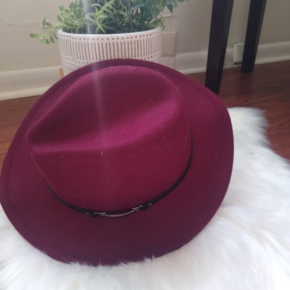 Hat - Picture 2 of 4